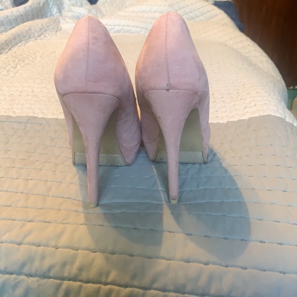 Pink suede heels - Picture 2 of 3